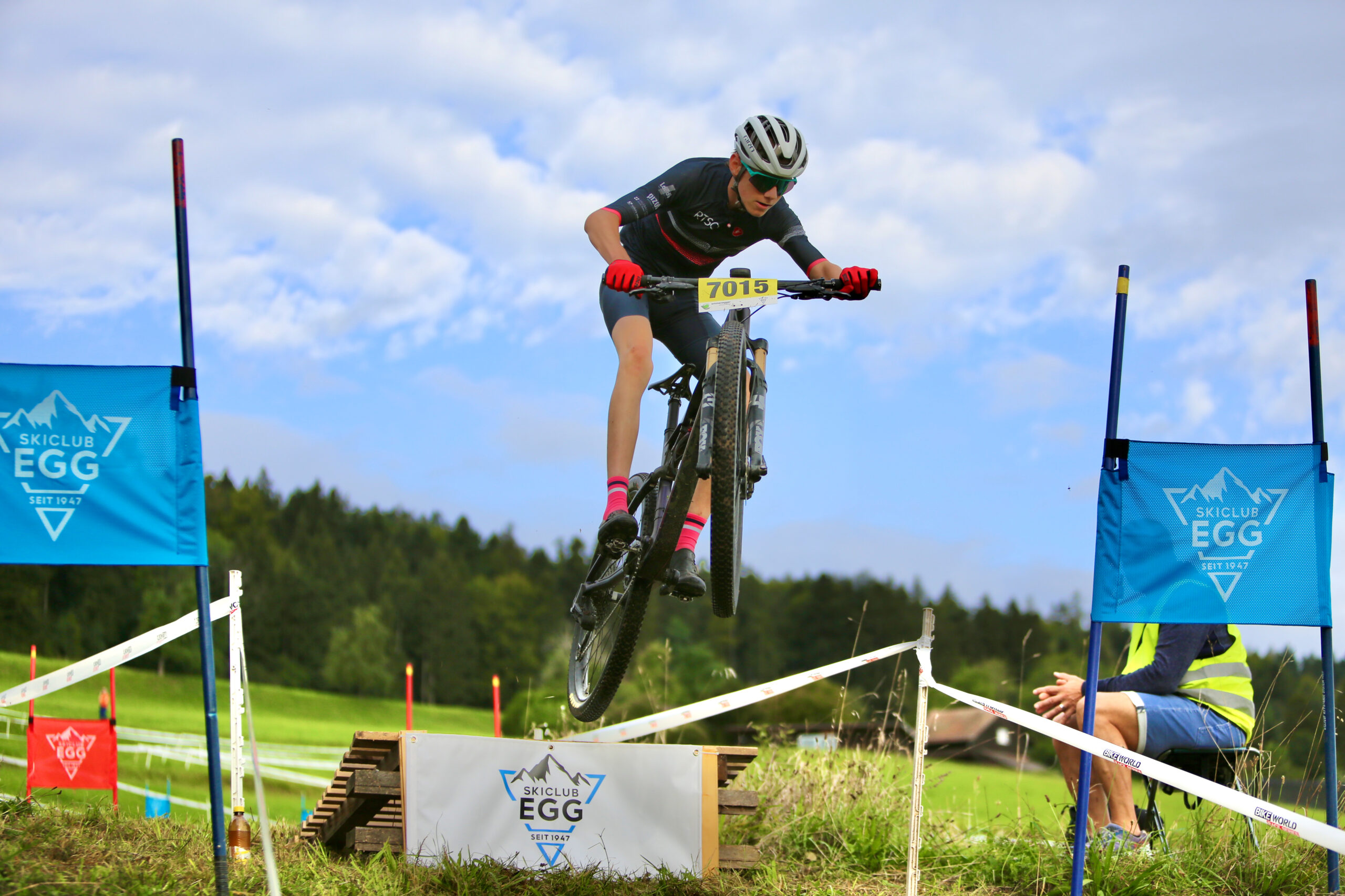 Read more about the article Rekordbeteiligung beim Bike World Race Series Finale in Egg